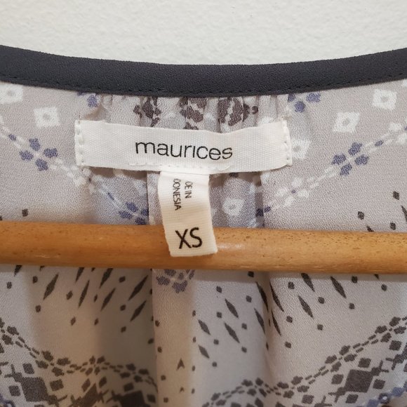 Maurices Women’s Blouse size Extra Small - Picture 3 of 4